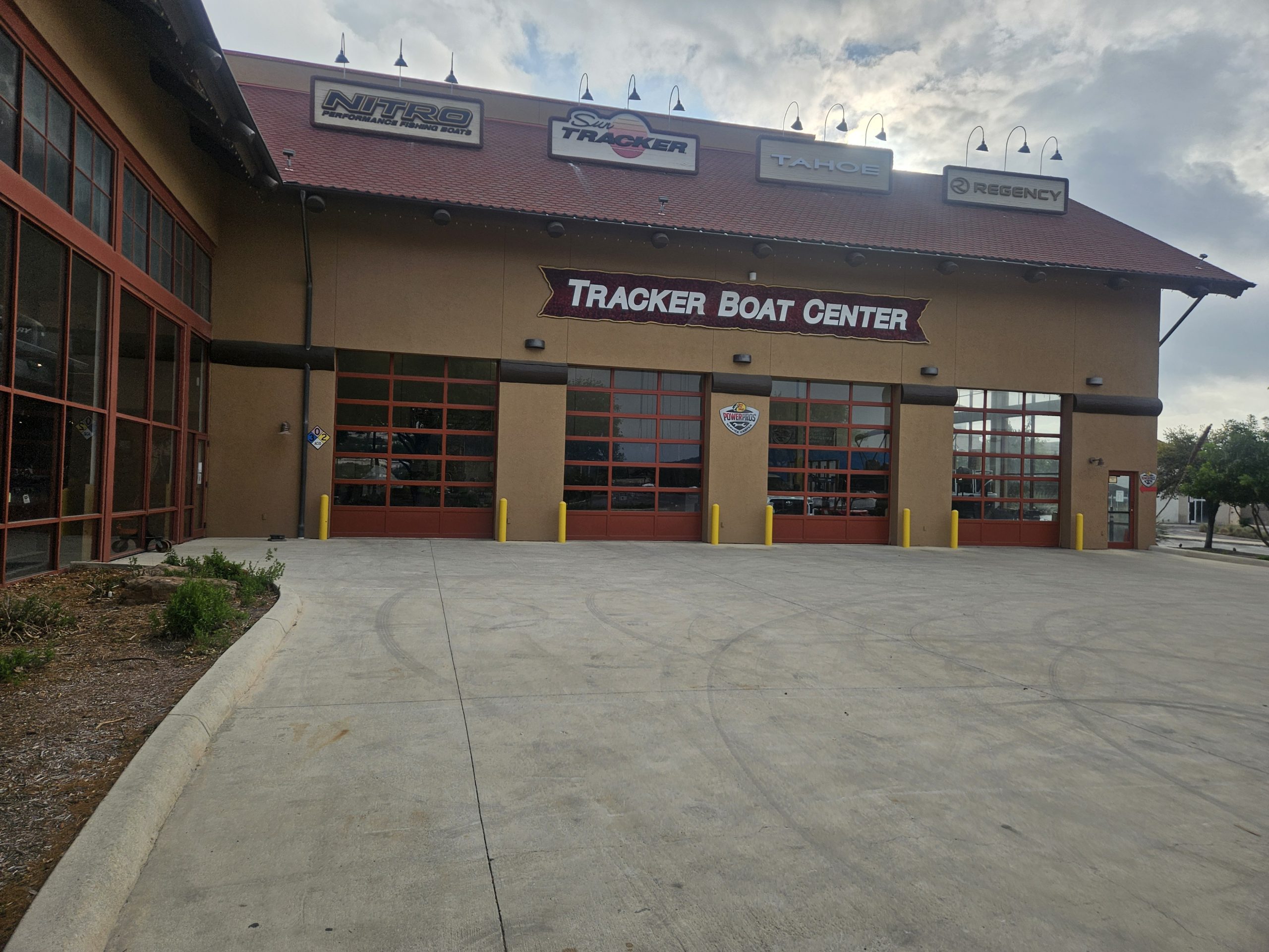 Understanding Commercial Full-View Glass Garage Doors for Service Centers