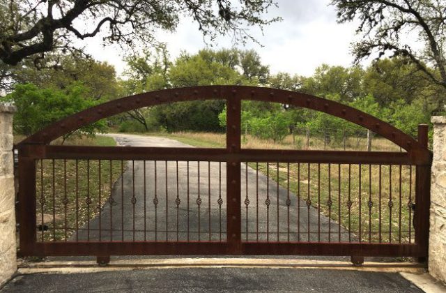 hill country overhead door residential gate